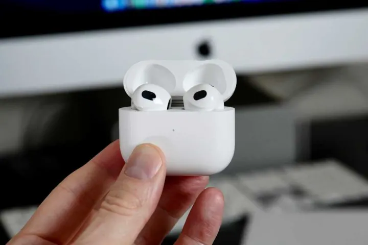 Apple%20AirPods%202nd%20Gen,%203rd%20Genn%20Premium%20Wireless%20Earbuds%20with%20Premium%20Sound%20Quality,%20Smart%20Sensor,%20Clear%20Mic,%20Long%20Battery%20Life,%20Fast%20Charging%20Case,%20Seamless%20iPhone%20iPad%20Mac%20Connectivity,%20Comfortable%20Fit,%20Bluetooth%20Headphones%20for%20Calls%20Music%20&%20Daily%20Use%20-%20Image%205