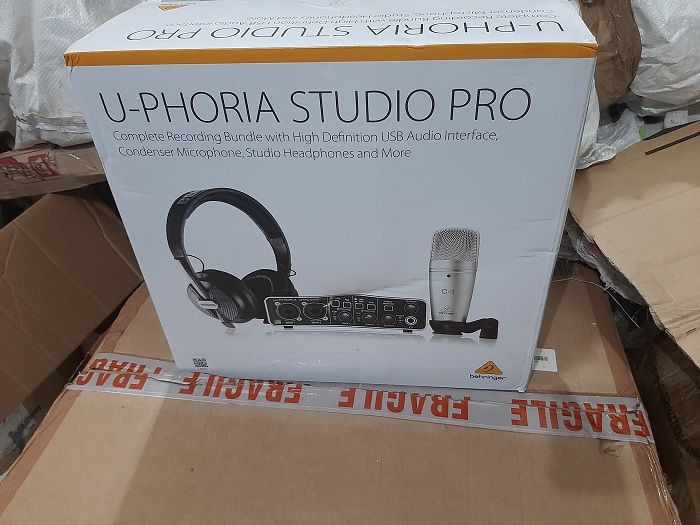 Behringer U-Phoria Studio Pro Recording Bundle