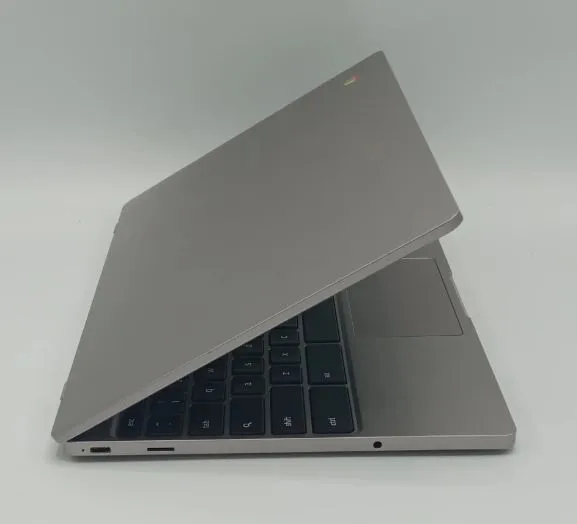Samsung%20Chromebook%204%20-%20Intel%20Celeron%20Processor%20-%204GB%20Ram%20-%2016GB%20Storage%20-%2011.6"%20Screen%20-%20Playstore%20-%20Update%202029%20-%20Image%204