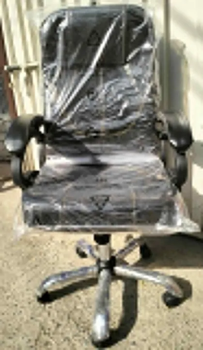 Office%20Revolving%20Chair%20-%20Image%203