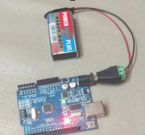 Arduino%20portable%20power%20supply%209V%20battery%20clip%20and%20dc%20jack%20-%20Image%203