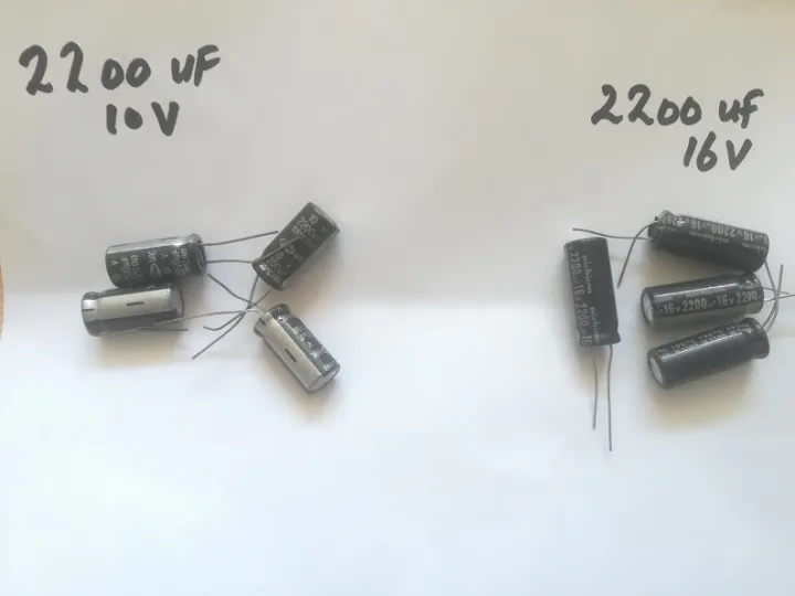 Pack%20of%208%20-%20Capacitor%204Pcs%202200uF%2016V%20And%204Pcs%202200uf%2010V%20-%20Aluminum%20Electrolytic%20Capacitors%20-%20Image%202