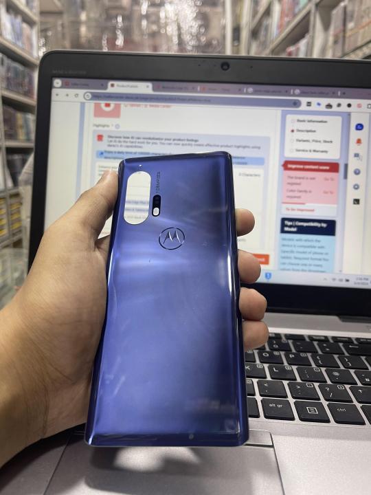 Motorola%20Edge%20Plus%20Back%20Glass%20Cover%20Replacement%20%20%7C%20Orignal%20Quality%20Back%20Glass%20-%20Image%2010