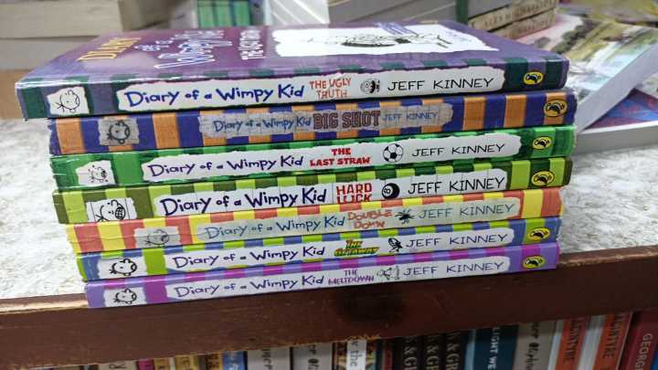 PACK OF 7 WIMPY KID BOOK