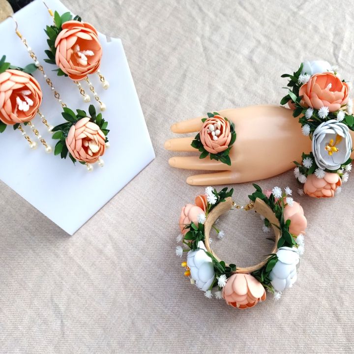 Bridal jewellery set, Bridal jewellery set Mehndi, mayon flower jewelry , Mehndi accessories, Mehndi Jewellery set for girls for Bridal.2 gajras+pair of earrings+1 tikka+1 ring