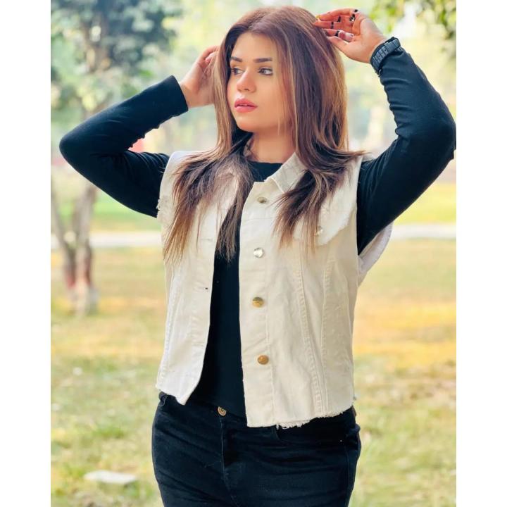 Jeans%20sleeveless%20jacket%20for%20women%20-%20Image%202