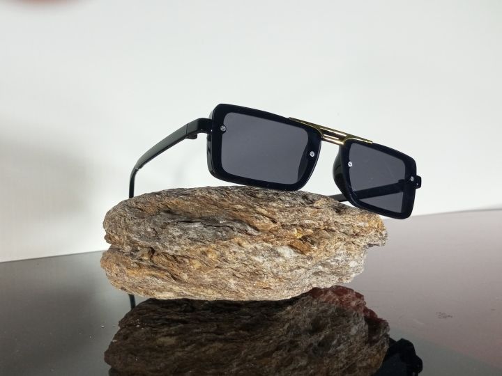 Stylish%20Square%20Black%20Sunglasses%20For%20Men%20And%20Women%20%7C%20Sunglass%20for%20women%20%20%7C%20Black%20Frame%20with%20Gold%20Bridge%20%7C%20Bold%20Streetwear%20%20%7C%20New%20Fashion%20Shades%20-%20Image%206