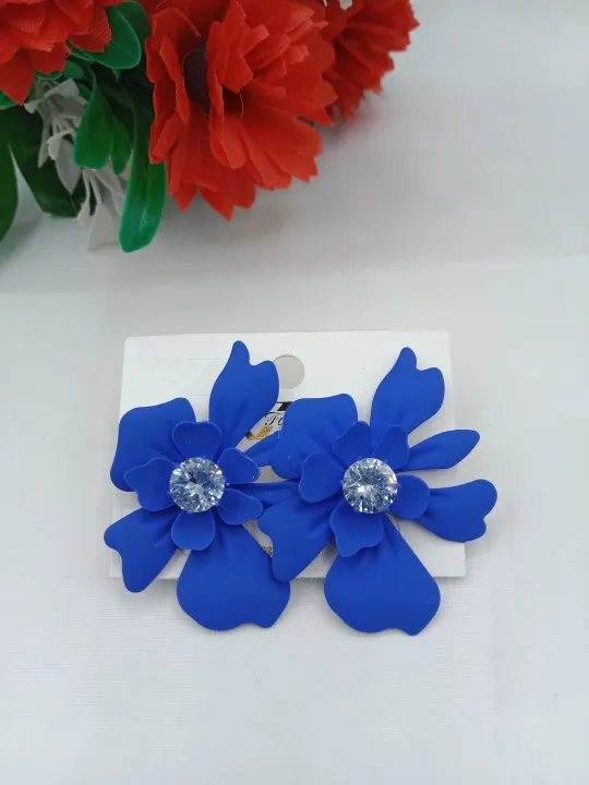 Trendy%20Flower%20Royal%20Elegant%20Earring%20Beautiful%20Design%20For%20Girls%20&%20Woman%20-%20Image%204