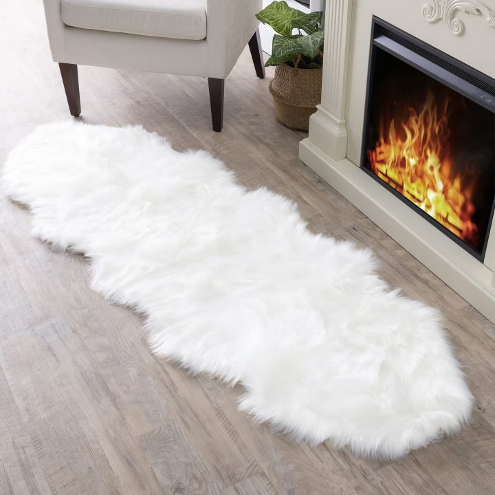 Faux%20Sheepskin%20Rug%20Ivory%20White%20Sheep%20Foot%20Door%20Mat%20Rug%202ft%20x%203ft%20-%20Image%207
