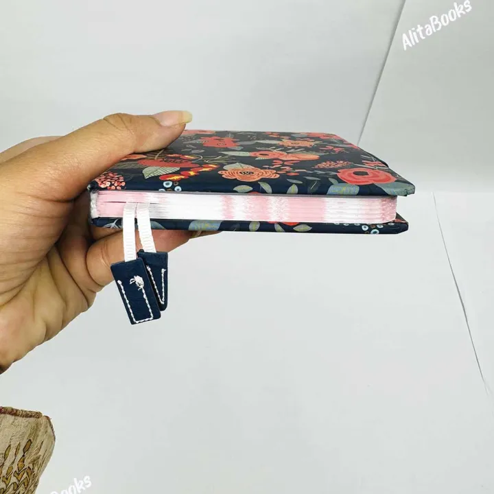 Small%20journal%20for%20girls%20Diary%20for%20notes%20Alita%20Books%20Diary%20-%20Image%204