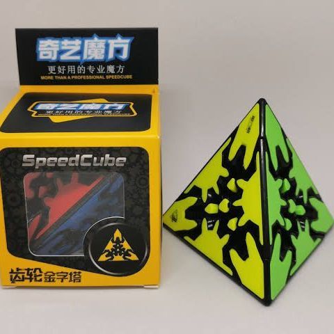 Qiyi%20Gear%20pyraminx%20cube%202023%20-%20Image%203