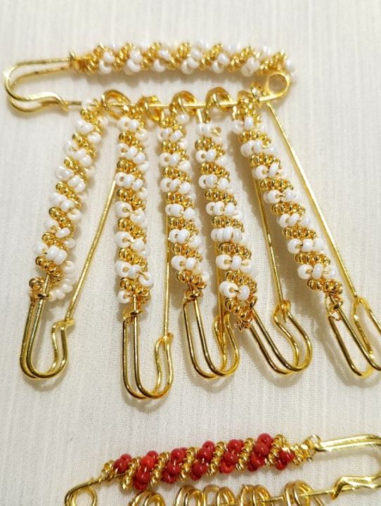 Elegant%20Hijab%20Pins%20%E2%80%93%20Pack%20of%206%20Fancy%20Safety%20Pins%20with%20Seed%20Beads%20-%20Image%203