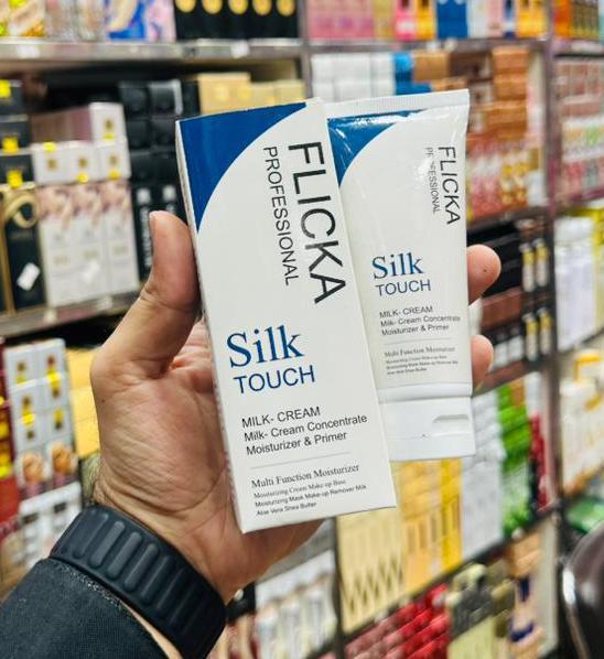 Silk%20Touch%20Milk-Cream%20Primer%20by%20Flicka%20%7C%203-in-1%20Moisturizer,%20Makeup%20Base%20&%20Pore%20Minimizer%20%7C%20Shea%20Butter,%20Aloe%20Vera%20&%20Vitamins%20%7C%20Smooth%20Matte-Glow%20Finish%20-%20Image%208