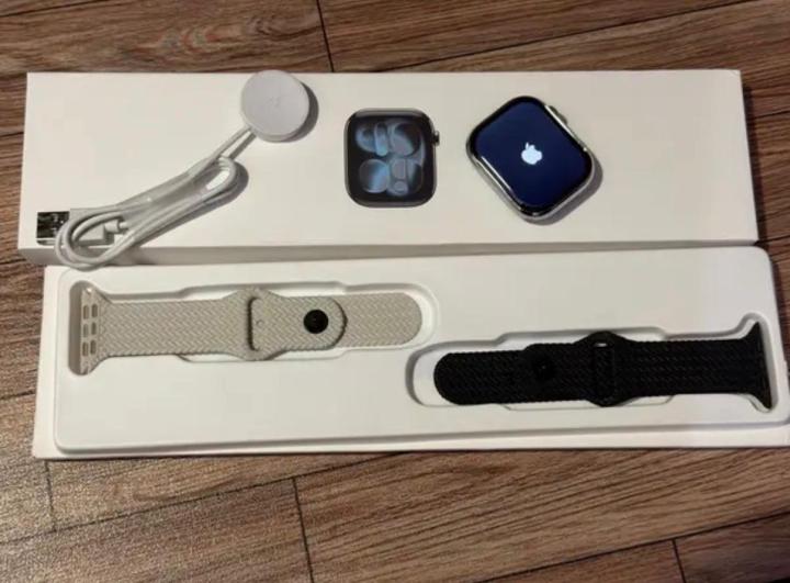 Series%2011%20Style%20Smart%20Watch%20with%202%20Straps%20&%20Wireless%20Charging%20%7C%20Black%20&%20Silver%20Straps%20%7C%20Touch%20Display%20-%20Image%202