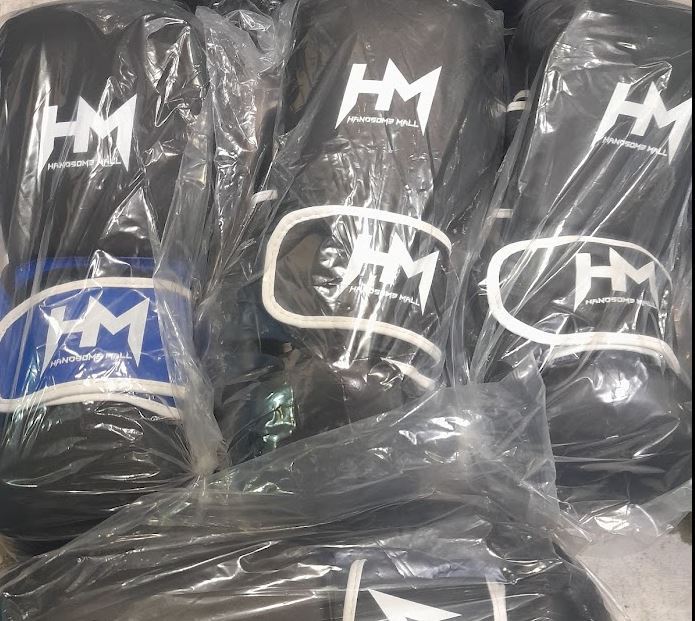 Premium%20Quality%20Boxing%20Gloves%2012Oz%20Standrad%20Size%20for%20Mens,%20Women,%20Boys%20,Girls%20-%20Image%204