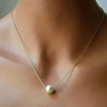 Simple%20Single%20Pearl%20Locket%20For%20Girls%20and%20Women%20%7C%20Gold%20and%20Silver%20Chain%20-%20Image%202