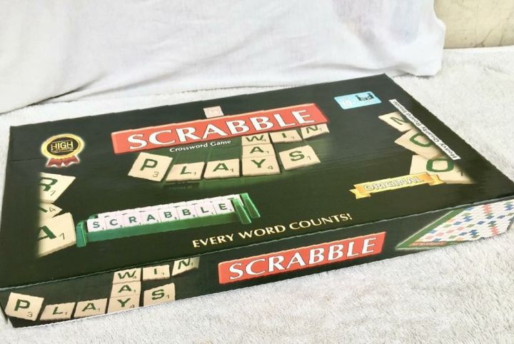 Scrabble%20board%20game%20(Box%20packed)%20-%20Image%202