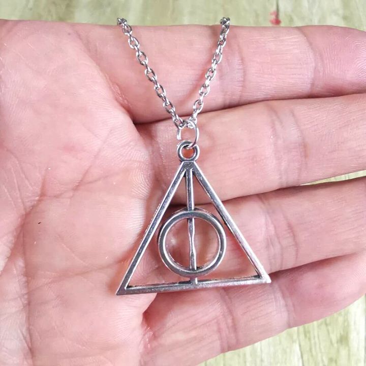 Deathly%20Hallows%20necklace%20(Harry%20Potter)%20-%20Image%203