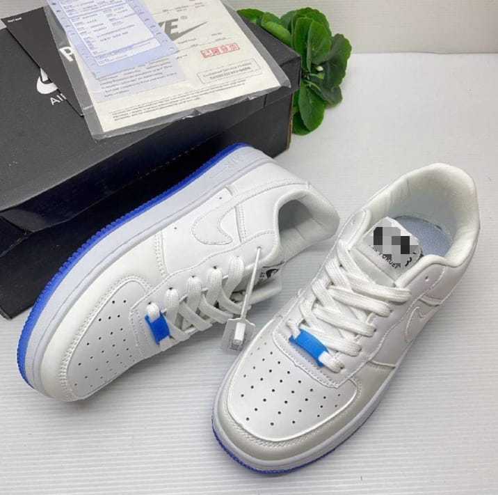 Color%20Changing%20Air%20Jordan%20Shoes%20For%20Men%20-%20Image%202