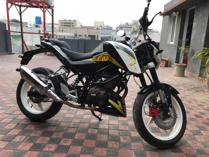 UM Xtreet 250cc Aingle Cylinder Disc brakes