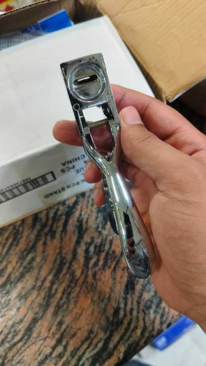 DL%20Office%20One%20Hole%20Punch%20(DL0101)%20ID%20Card%20Punch,%20Paper%20Punch,%20Single%20Hole%20Puncher%20Durable%20Metal%20Handheld%20Penebuk%20Lubang%20Satu%20/%20Penebuk%20Kertas%20/%20Penebuk%20ID%20Kad%20-%20Image%203