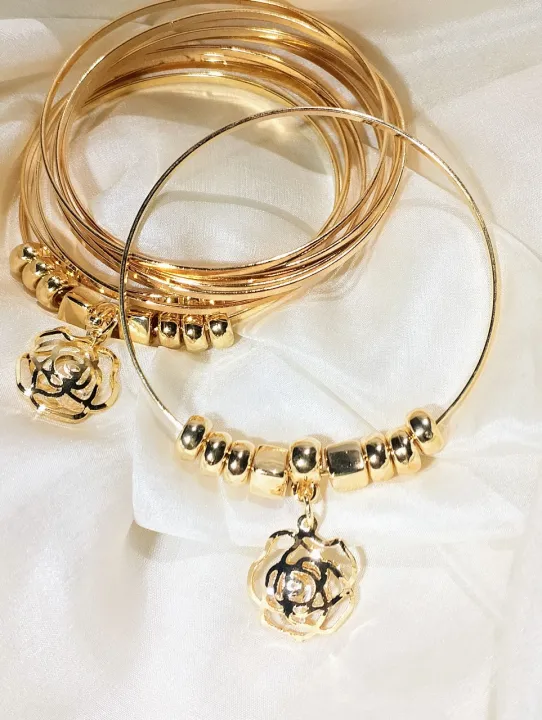 Bangle%20Set%20of%205/7/10%20Bangles%20with%20Floral%20Charms%20%E2%80%93%20Elegant%20Gold-Silver%20Plated%20Stylish%20&%20Trendy%20Bracelet%20Jewelry%20-%20Image%206