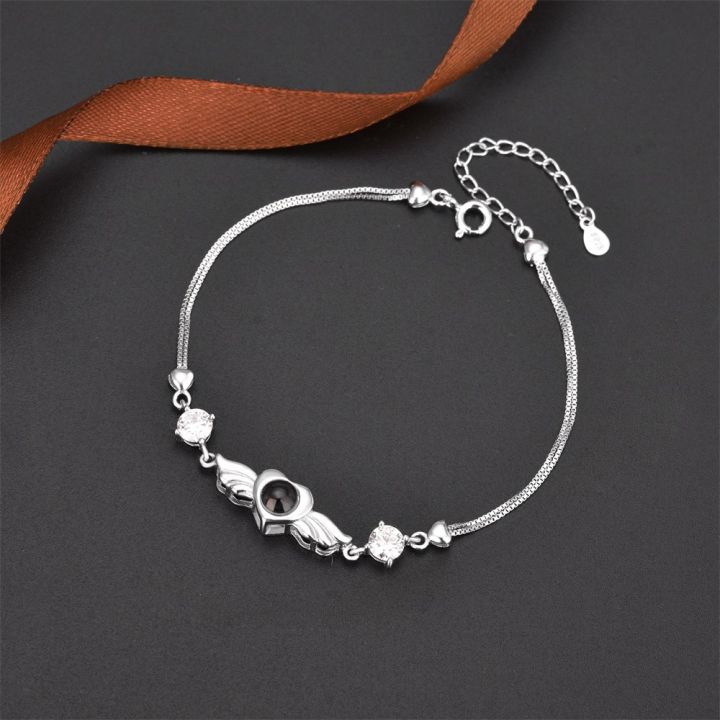 I%20Love%20You%20in%20100%20Languages%20Bracelet%20%E2%80%93%20Perfect%20Romantic%20Gift%20for%20Couples%20in%20Pakistan%20-%20Image%209