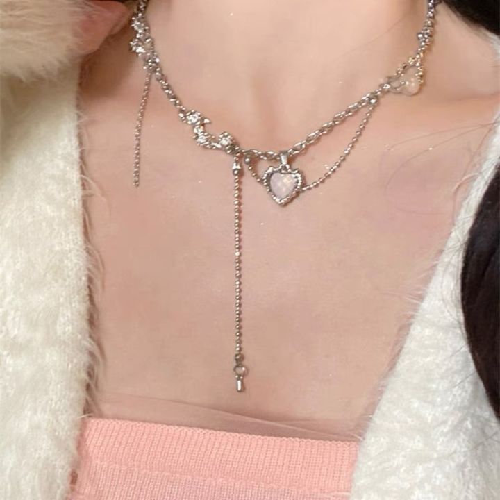 Romantic Peach Heart Sweet Cool Thorn Love Pearl Necklace Women's Advanced Design Sense Special Interest Light Luxury Personalized Clavicle Chain Fashion
