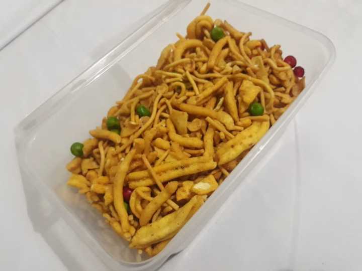 "Crispy%20Delight:%20250%20Grams%20of%20Freshly%20Mixed%20Nimko"%20-%20Image%203