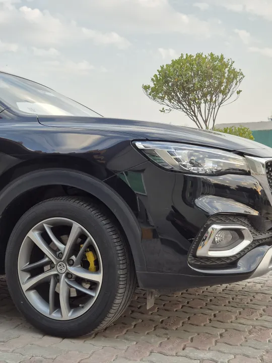 Brake%20Caliper%20Paint%20For%20Cars%200.5L%20-%20High-Performance,%20Car%20Paint,%20Durable,%20Non-Fading,%20Heat-Resistant%20&%20Customizable%20Colors%20Brake%20Paint%20-%20Image%204