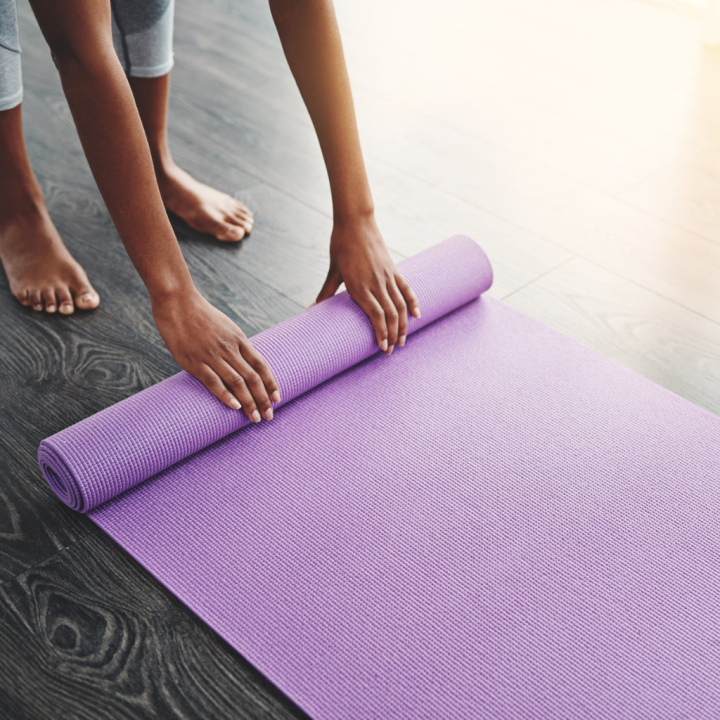 Premium%20Yoga%20Mat%204mm%20%E2%80%93%20Non-Slip%20Exercise%20Mat%20for%20Men%20&%20Women%20%7C%20Yoga%20Mats%20for%20Women%20Low%20Price%20%7C%20Fitness%20&%20Gym%20Yoga%20Mate%20-%20Image%204