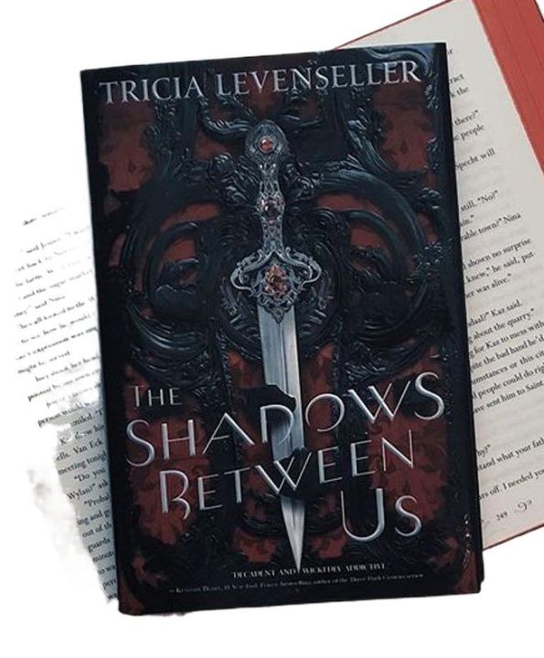 The Shadows Between Us (The Shadows Between Us #1) by Tricia Levenseller