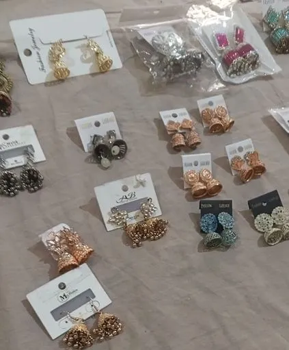 Vintage%20Gold%20Color%20Waterdrop%20Stud%20Earrings%20for%20Women%20Fashion%20INDIAN%20KOREAN%20JEWELLERY%20,Antique,Meenakari,Filigree,Tribal,%20Bead,Pachchikam,Handmade,Ivory,%20Cosmic%20Pearl,Bow%20heart,Leaf,CUBIC,Glowing%20star,Rising%20star,Knot,Jingle%20bells,LOOP/%20No%20colour%20Warranty%20-%20Image%205