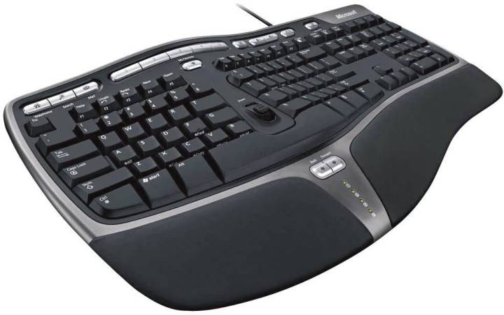 Microsoft_Multimedia%20Ergonomic%20Keyboard%20&%20Mouse%20Combo%20Pack%20-%20Silver%20Black%20-%20Image%203