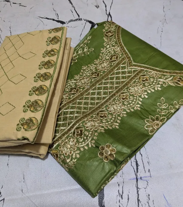 Cotton%20Panel%20Embroidered%202PC%20Suit%20for%20Women%20%E2%80%93%202.5%20Gaz%20Embroidered%20Shirt%20with%20Side%20Sleeves%20&%202.5%20Gaz%20Trouser%20%7C%20Unstitched%20Summer%20Collection%20-%20Image%203