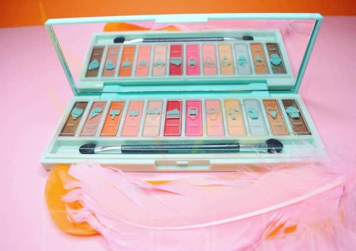 Rolanjon Ice cream Eyeshadow Palette 12 color korean eyeshadow shades in various colors, including pinks, browns, blues, and neutrals