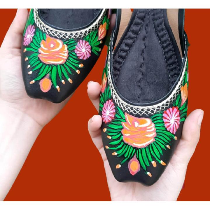 Hand painted pure leather khussa