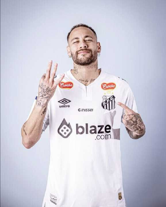 Neymar Jr Santos home football shirt | Daraz.pk