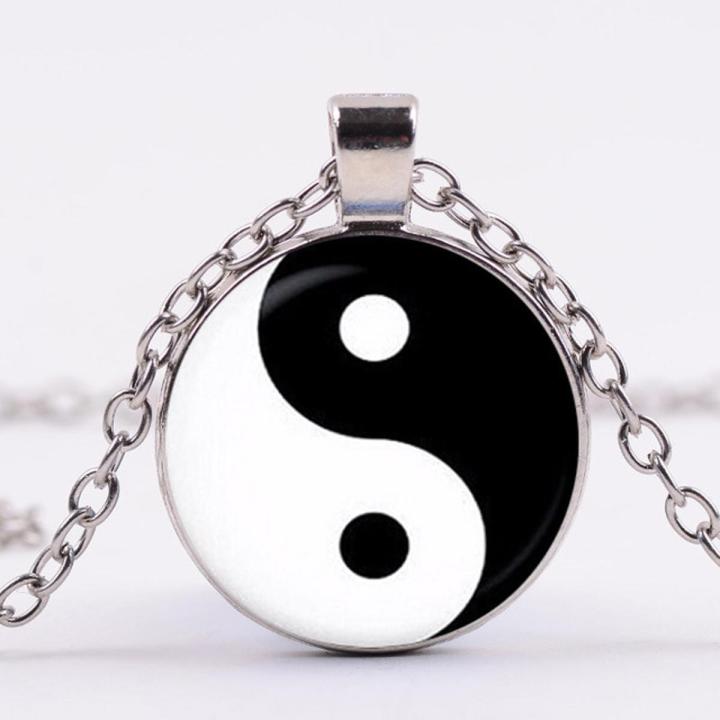 Tai Ji Yin Yang Pendant Necklace Classic Black White Chinese Sign Glass Gem Necklace Cat Paw Silver Plated