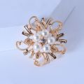 Women Breastpin Elegant Flower Pearl Brooch Pin for Party Dating pins for bag. 