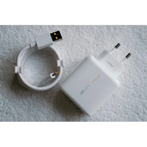 SUPER%20VOOC%20Charger%20-%20Charger%20For%20SUPERVOOC%20and%20VOOC%20Devices%20-%20Image%204
