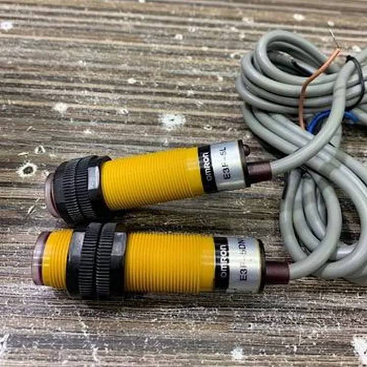 E3F-5DN1 series cylinder amplifier photoelectric sensor