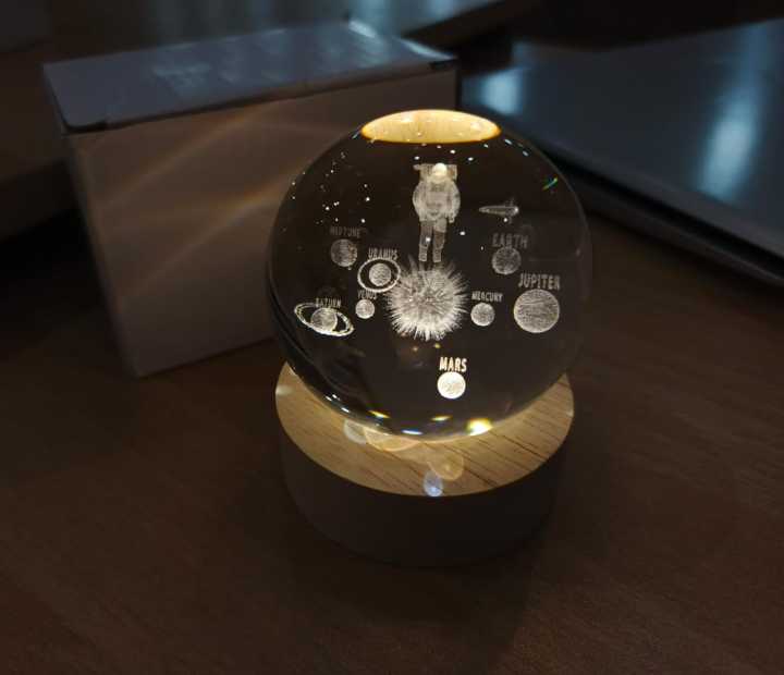 3D%20LED%20Light%20Ball%20with%20Random%20Design%20%E2%80%93%20Crystal%20Glass%20Sphere%20Table%20Lamp%20with%20Wooden%20Stand%20for%20Aesthetic%20Decor%20and%20Unique%20Gift%20Ideas%20-%20Image%202