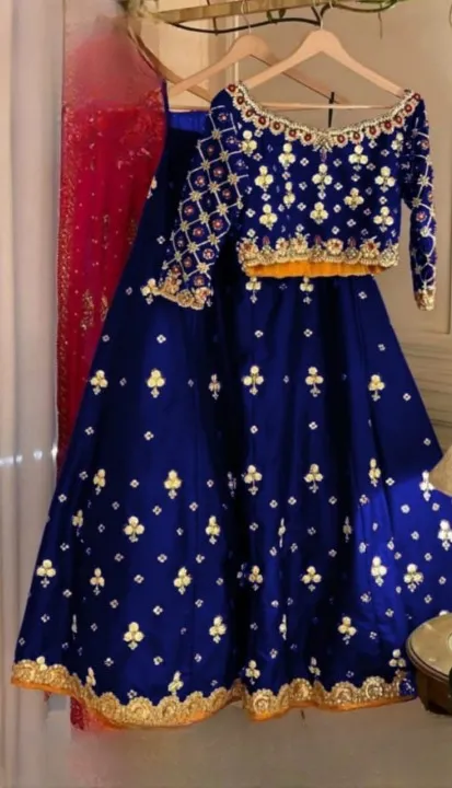 Skirt and shirt outfit for wedding | Beachweddingtips.com