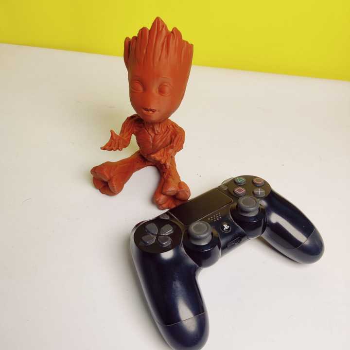 Fortnite%20Banana%20Controller%20Stand%20Keep%20Your%20Controllers%20Organized%20Ps4/ps5%20Xbox%20one/360%20-%20Compatible%20with%20All%20Controllers%20-%20Image%205