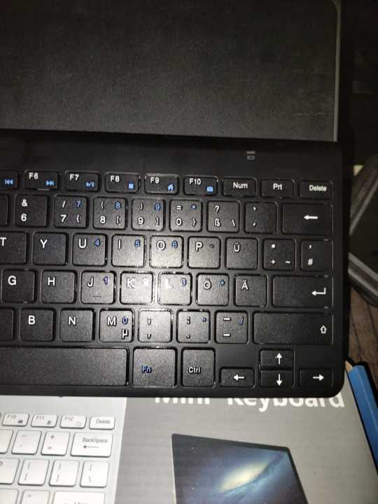 KB230%20Ultra%20Thin%20%20wireless%20%20Silent%20Typing%20Mini%20Keyboard%20numeric%20keypad%20(black)%20-%20Image%204