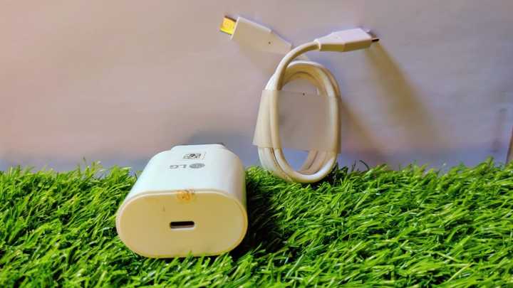 LG_Fast%20Charger%205.0V%201.8A%20or%209.0V%201.8A%20Qualcomm%203.0%2018watt%20/%209V%20%202.77A%20Super%20fast%20charger%20For%20LG_V10%20V20%20V30%20V60%20G5%20G6%20G7%20G8%20velvet%20vivo_S1%20S1%20Pro%20A%2010%2020%2030%2032%2050%2052%2053%2070%2072%20and%20All%20Others%20Smartphones%20-%20Image%208