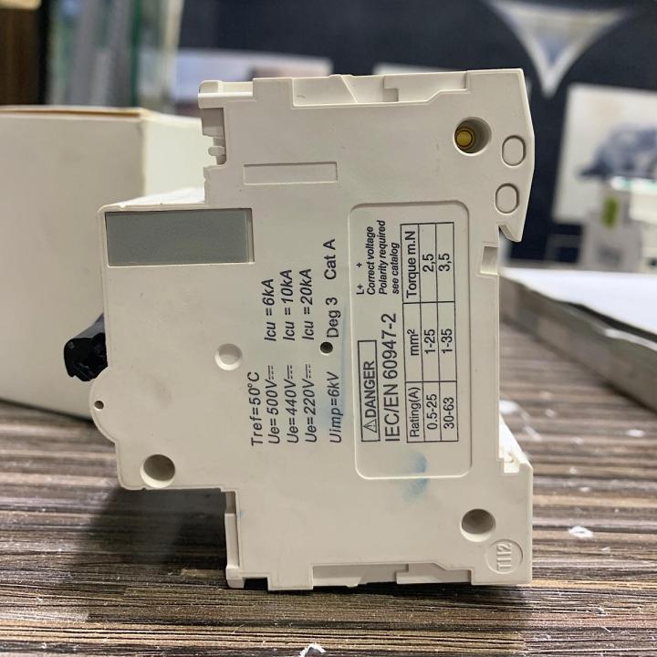 Dc%20breaker%20125AMP%20two%20pole%20-%20Image%204