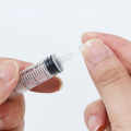 2/5/10ml refillable perfume converter mini perfume dispenser tool portable refill tool including syringe. 