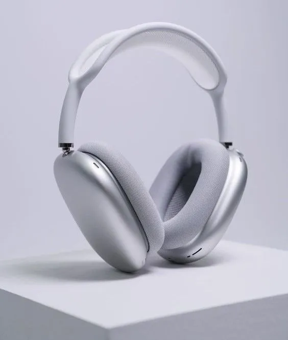 Wireless%20Bluetooth%20Over-Ear%20Headphones%20%20Deep%20Bass%20Stereo%20Sound%20%20Foldable%20&%20Adjustable%20Design%20%20Built-in%20Microphone%20%20Comfortable%20Ear%20Cushions%20%20Long%20Battery%20Backup%20%20Universal%20Compatibility%20-%20Image%204